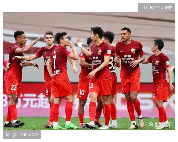 上海海港边锋闪电突破助球队扩大积分榜领先优势