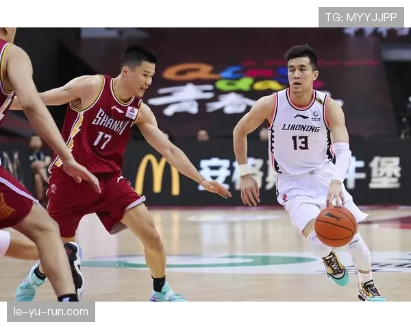 维特斯攻防兼备逆转取胜，状态回暖引关注