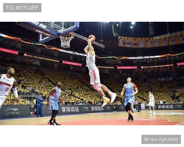 Osimhen速度与爆发力惊艳赛场，重塑现代前锋新标杆