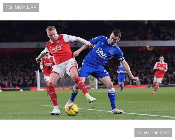 埃弗顿防线稳固助力球队反弹，赛季前景渐显光明